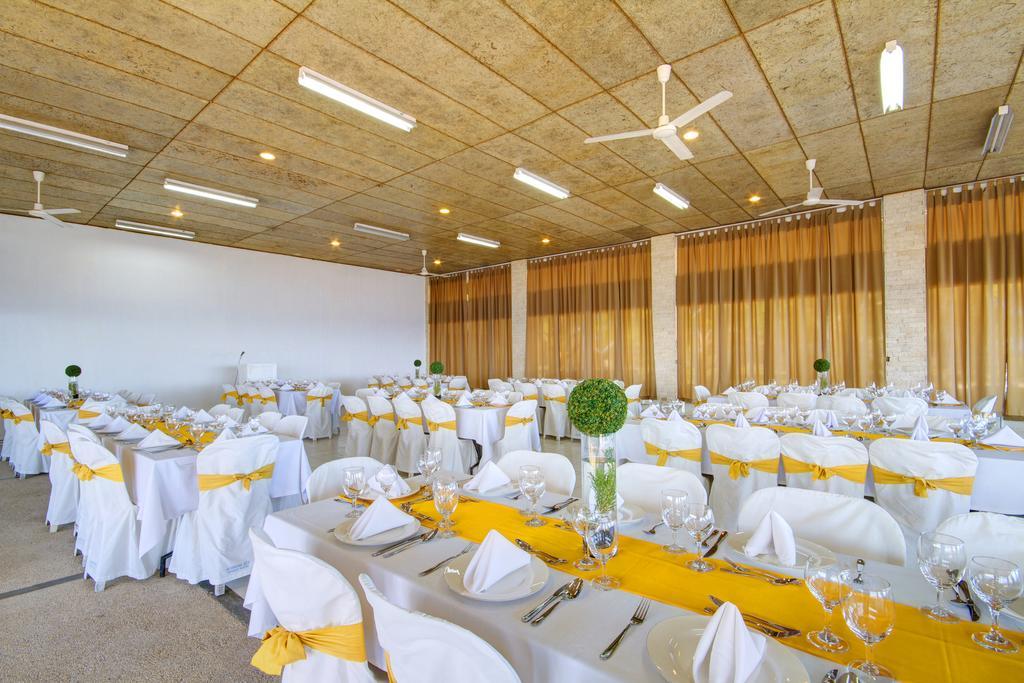 Sta. Monica Beach Club 杜马格特 外观 照片